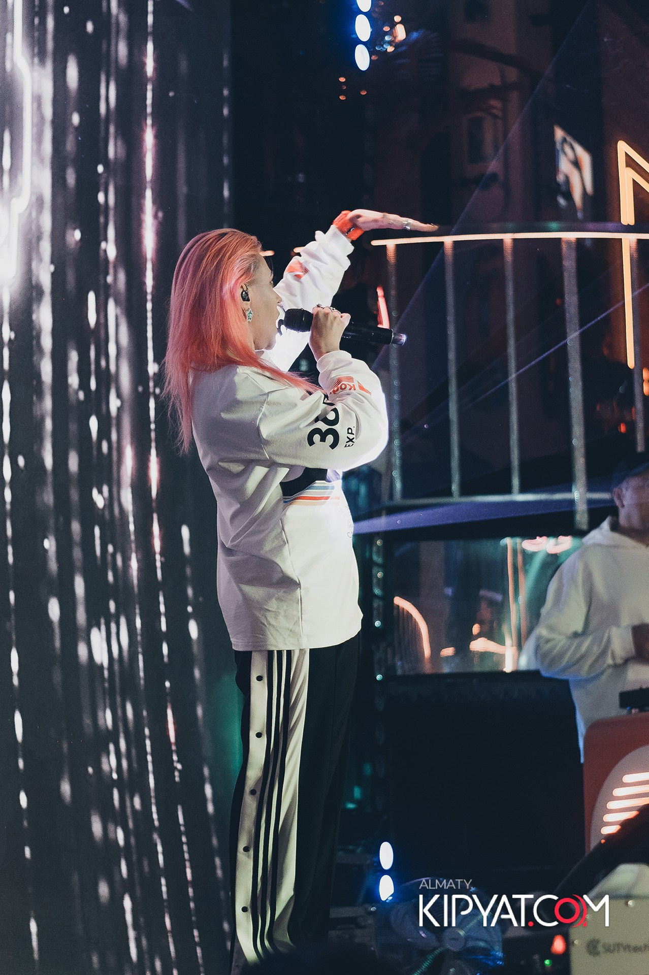 ВЫСТУПЛЕНИЕ ГРУППЫ ВИРУС SANTA BARBARA. КИПЯТКОМ АЛМАТЫ!