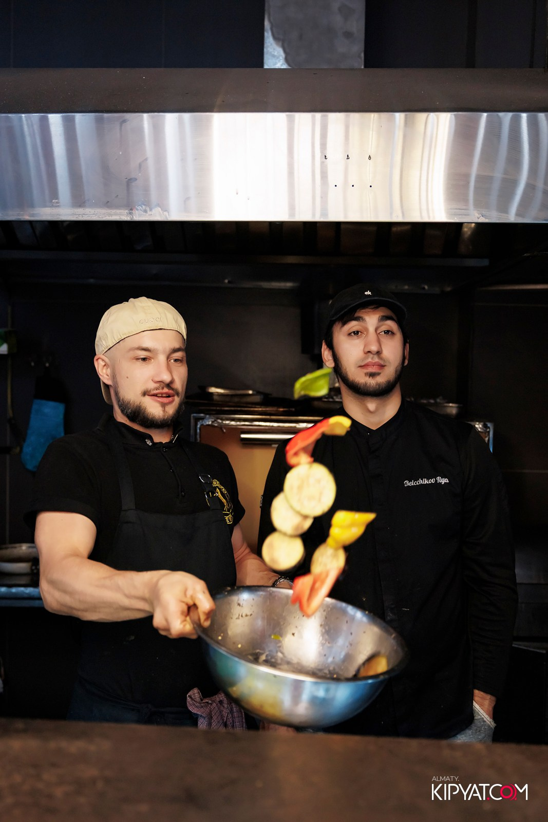 FRIENDS BAR & TERRACE. КИПЯТКОМ АЛМАТЫ!