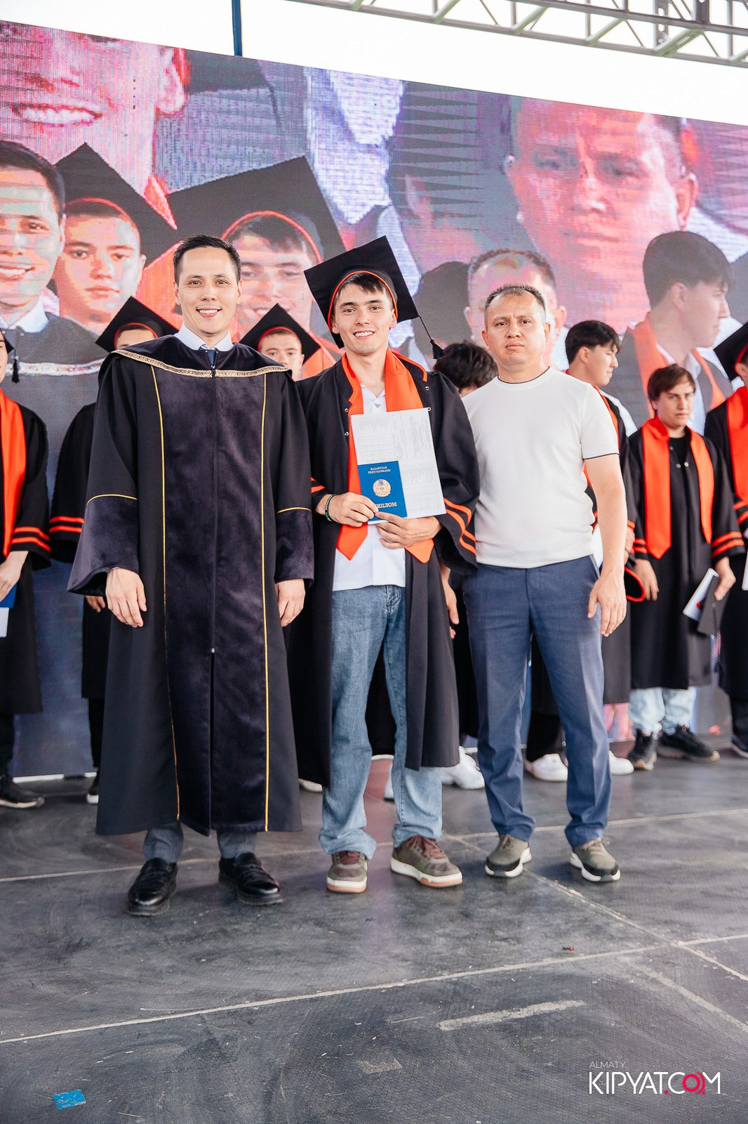 ВРУЧЕНИЕ ДИПЛОМОВ — НАРХОЗ КОЛЛЕДЖ. Part 3. КИПЯТКОМ АЛМАТЫ!