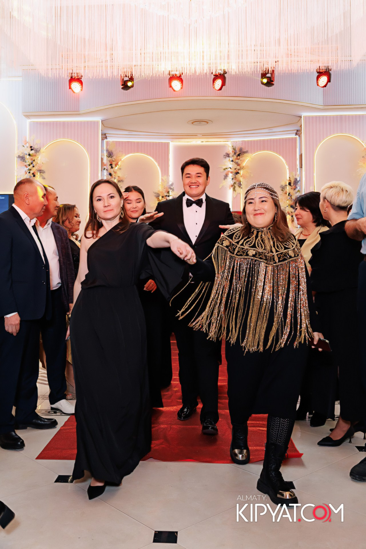 КОМАНДНАЯ ВСТРЕЧА ИЗОБИЛЬНЫЙ ВЕЧЕР. КИПЯТКОМ АЛМАТЫ!