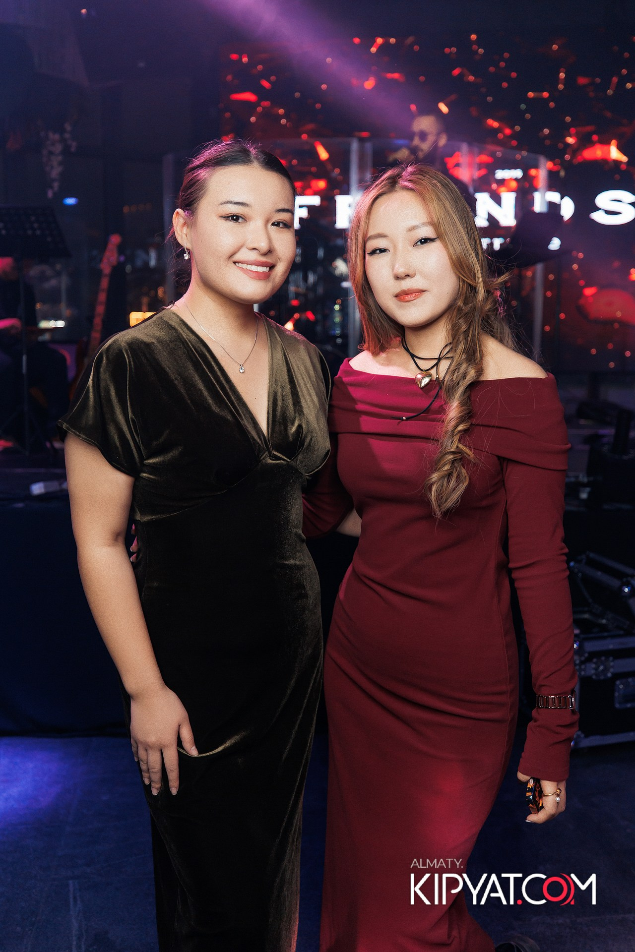 FRIENDS TERRACE & BAR. КИПЯТКОМ АЛМАТЫ!