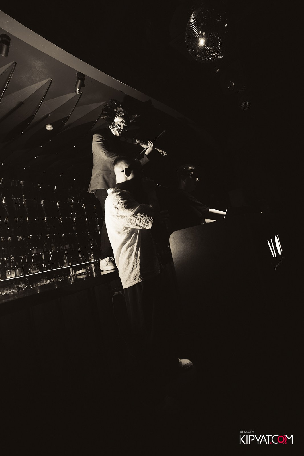 MOOD KARAOKE & TERRACE. КИПЯТКОМ АЛМАТЫ!