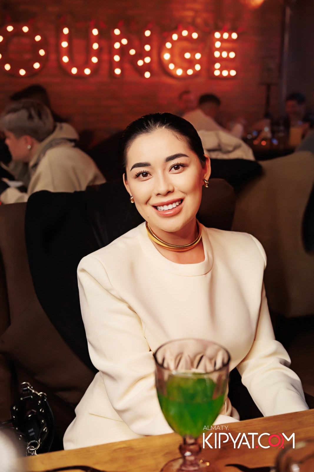 MYATA LOUNGE НА МЕНДИКУЛОВА 6 ЛЕТ. КИПЯТКОМ АЛМАТЫ!