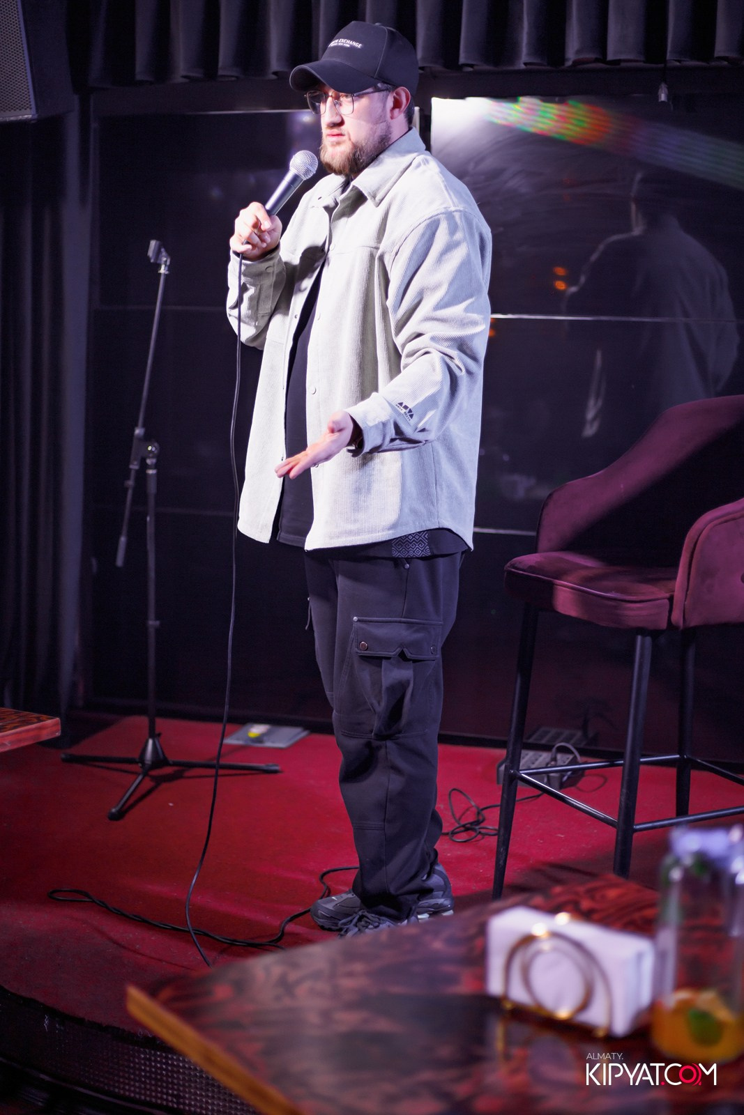 STAND UP КОНЦЕРТ АЛЕКСАНДРА МЕРКУЛЬ ESTATE KARAOKE BAR. КИПЯТКОМ АЛМАТЫ! Фотосъемка мероприятий в Алматы