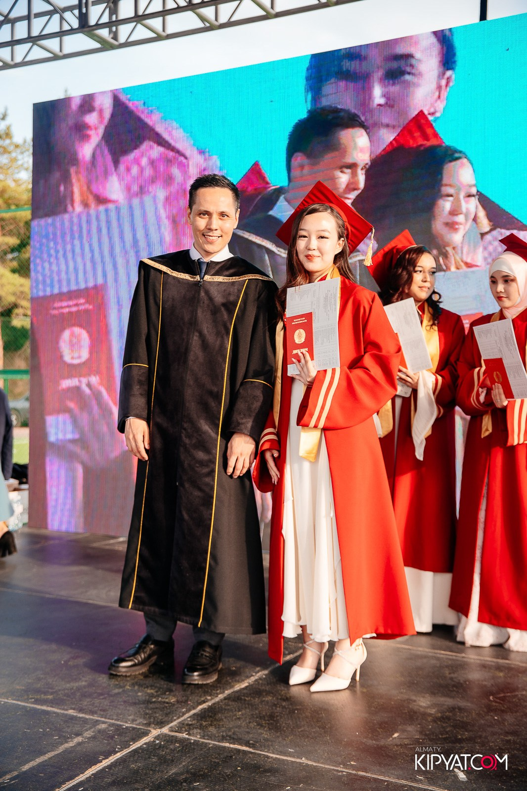 ВРУЧЕНИЕ ДИПЛОМОВ — НАРХОЗ КОЛЛЕДЖ. Part 3. КИПЯТКОМ АЛМАТЫ!