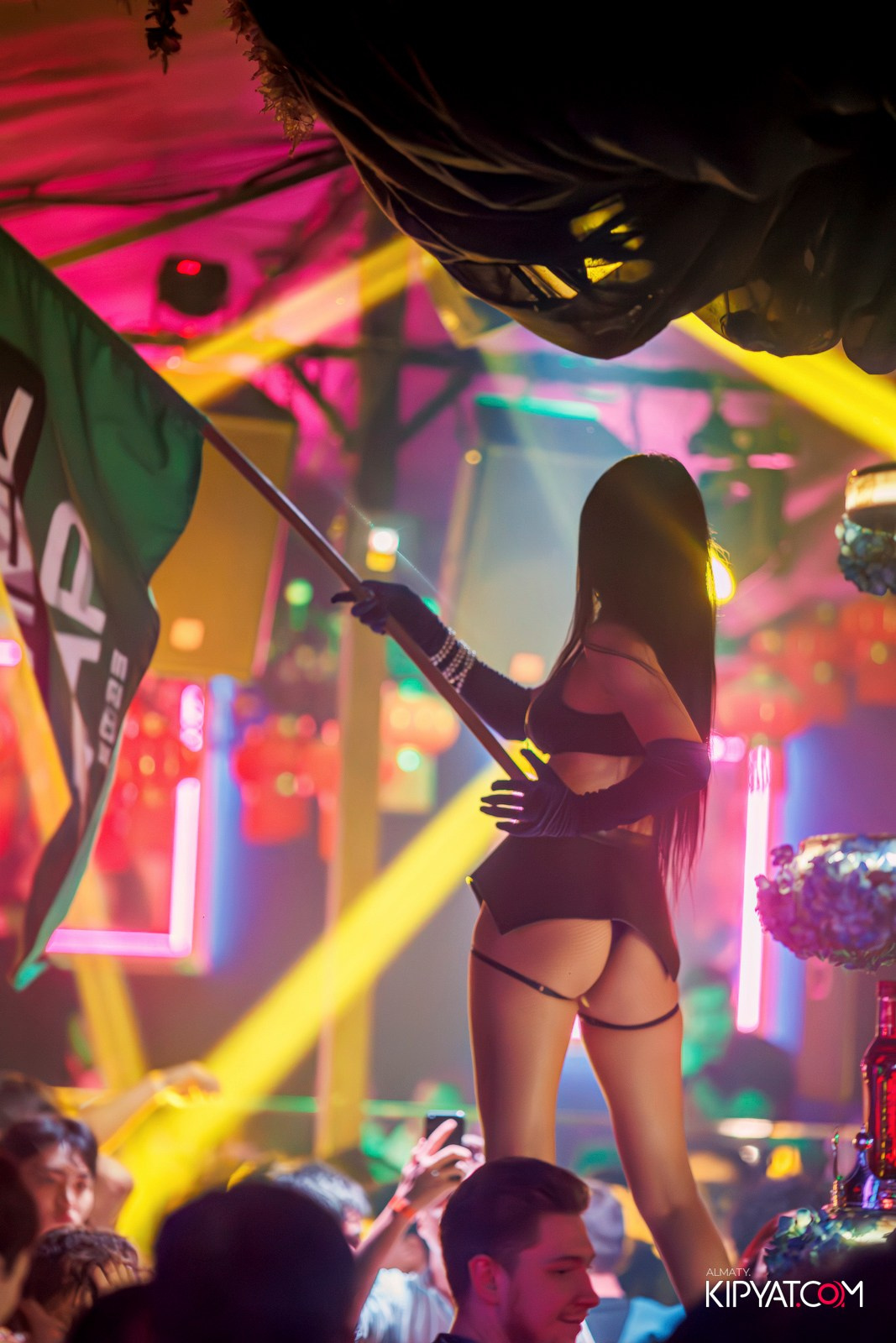 UYAT EMES BAR. КИПЯТКОМ АЛМАТЫ!