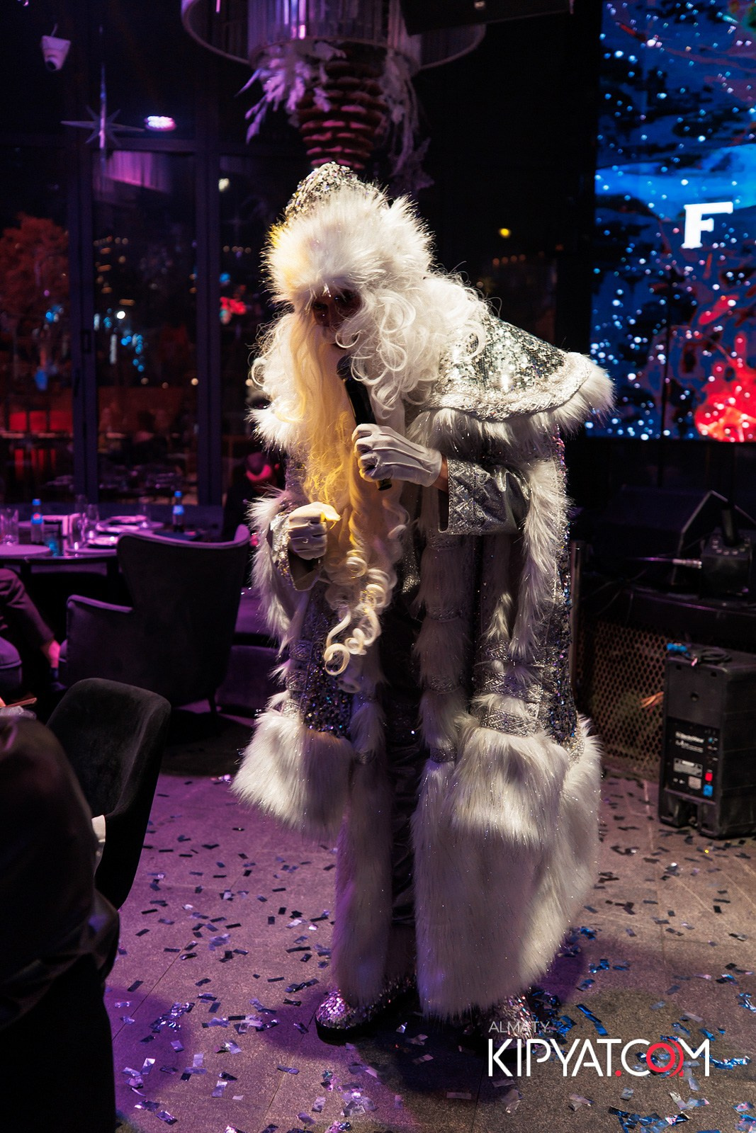 FRIENDS BAR & TERRACE. КИПЯТКОМ АЛМАТЫ!