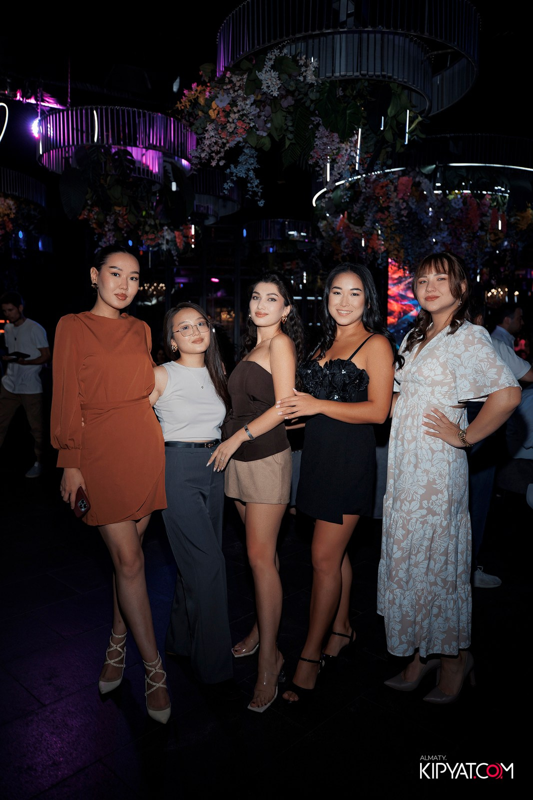 FRIENDS BAR & TERRACE. КИПЯТКОМ АЛМАТЫ!