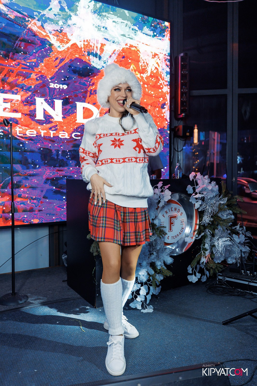 FRIENDS BAR & TERRACE. КИПЯТКОМ АЛМАТЫ!