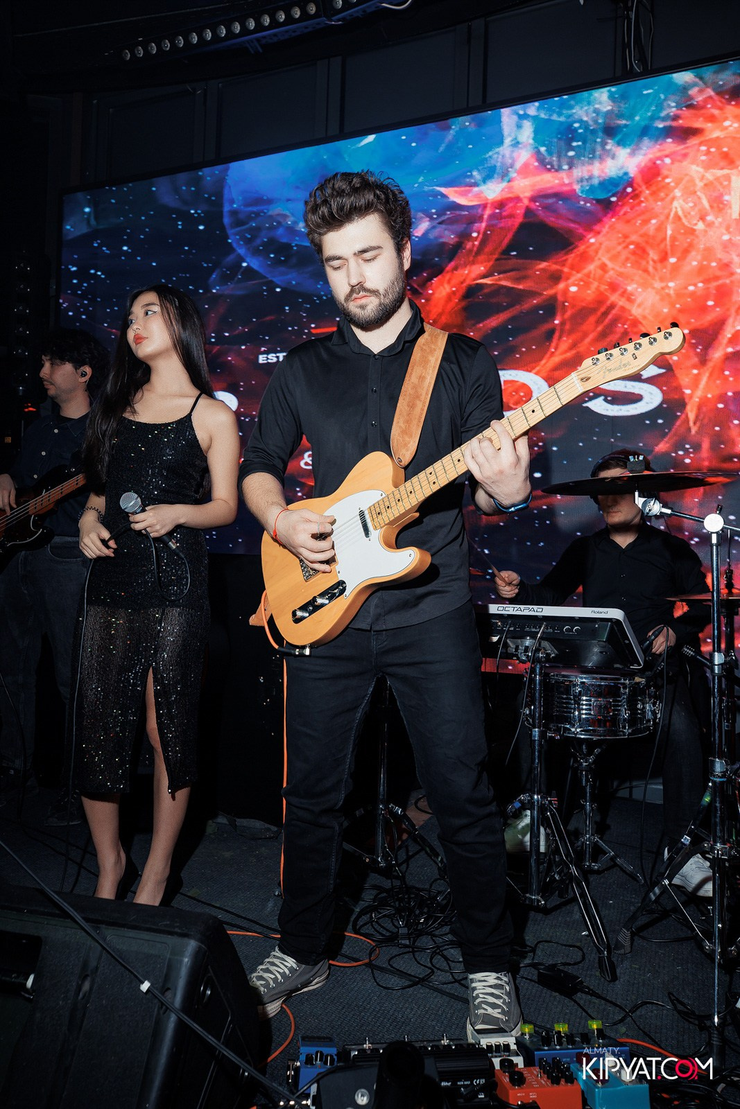 FRIENDS BAR & TERRACE. КИПЯТКОМ АЛМАТЫ!