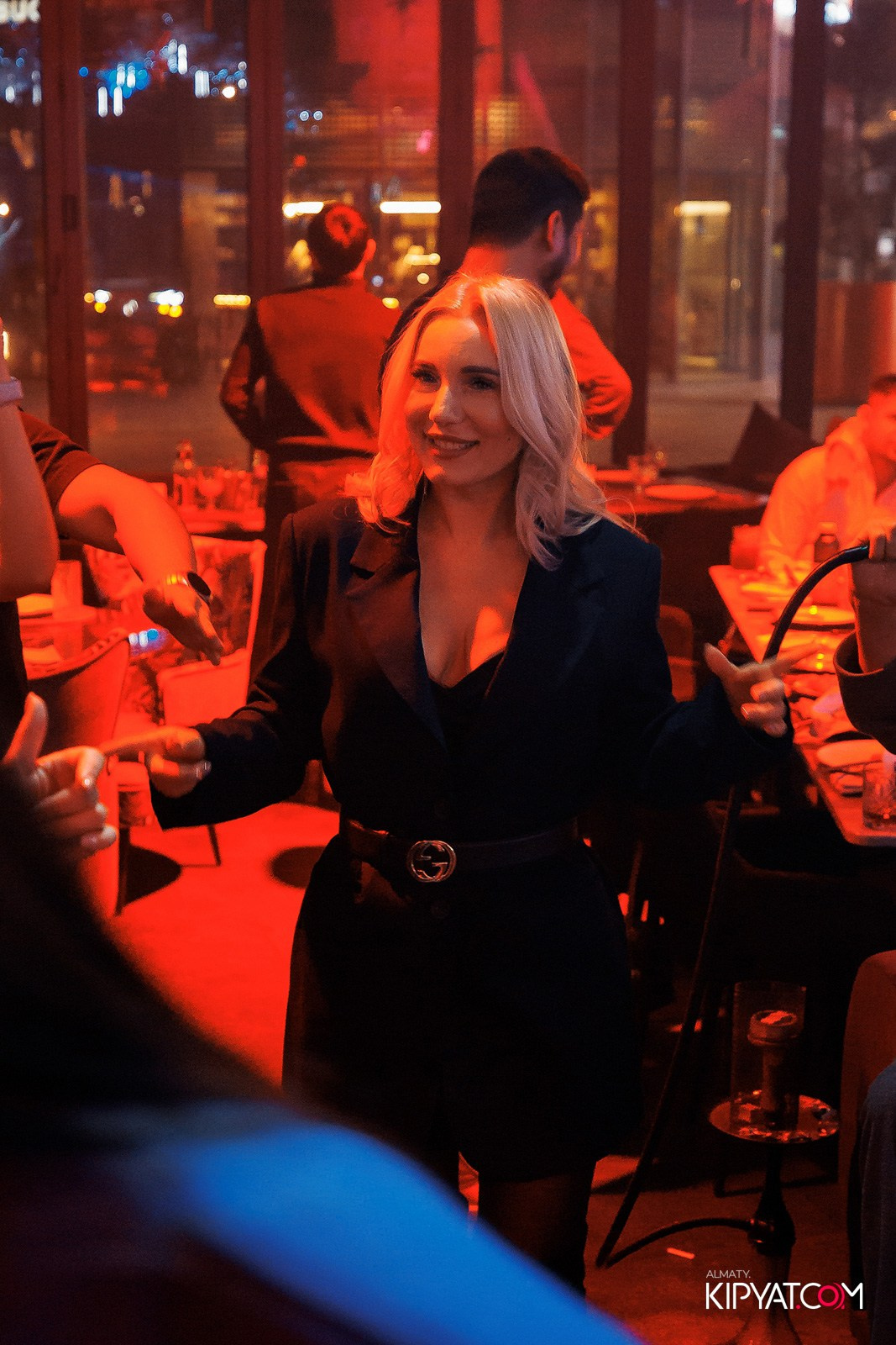 FRIENDS BAR & TERRAACE. КИПЯТКОМ АЛМАТЫ!