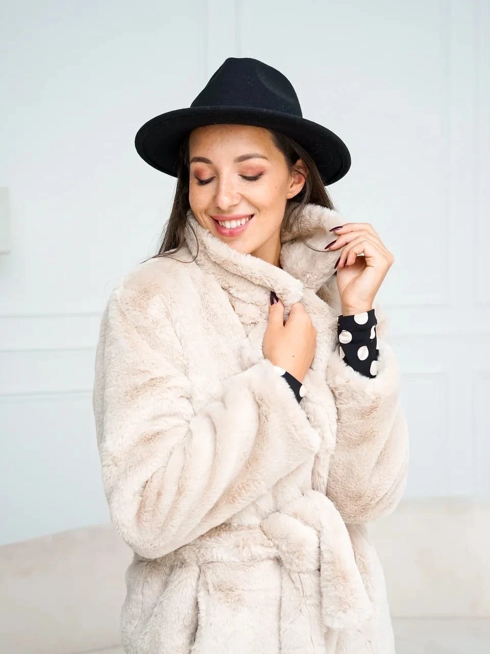 Модель для предметной съемки Юлия 9 Н.Новгород | Sale Easy