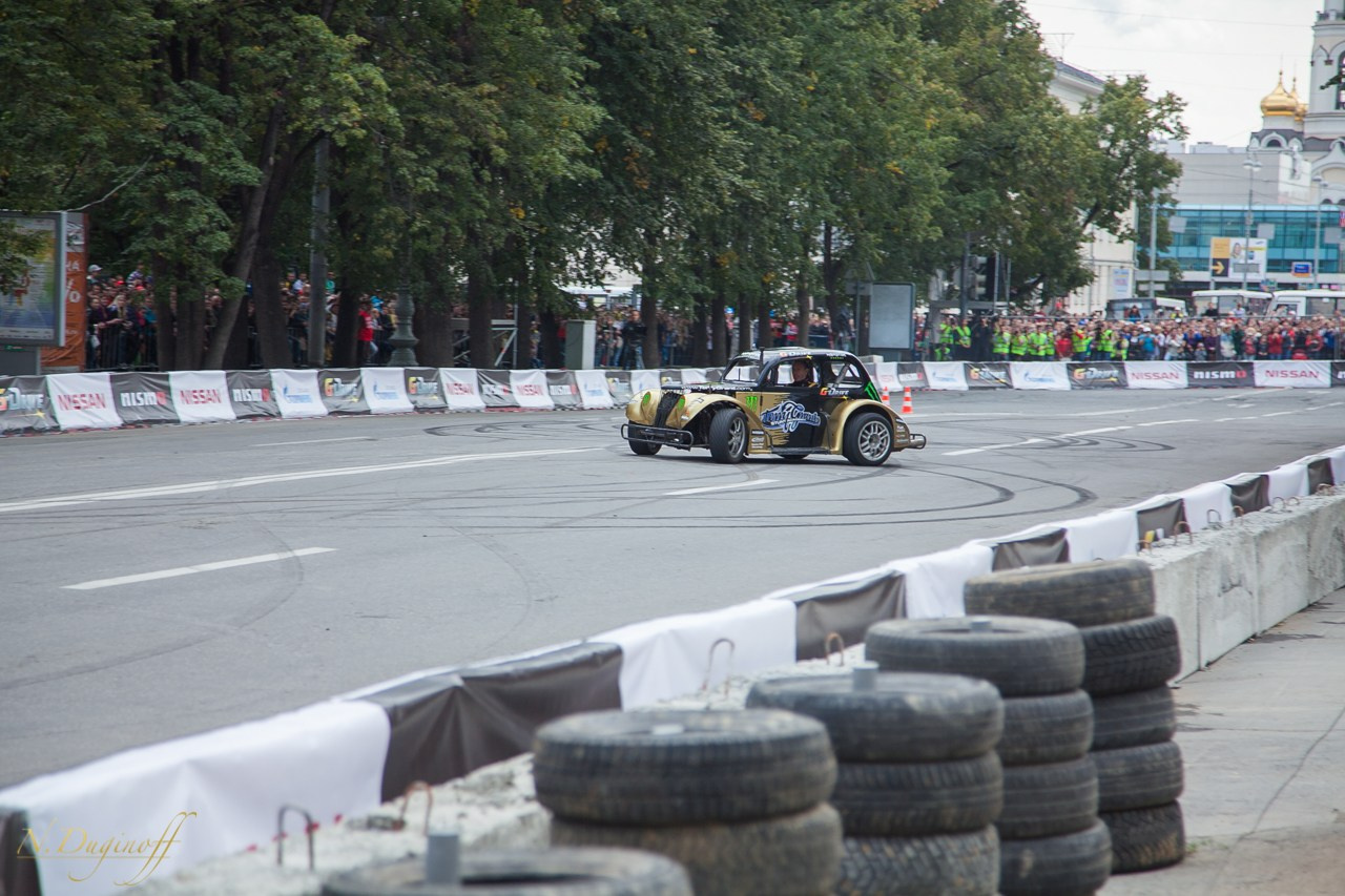 Nissan Nissmo Drive. Профессиональный фотограф Дугинов Николай | Екатеринбург