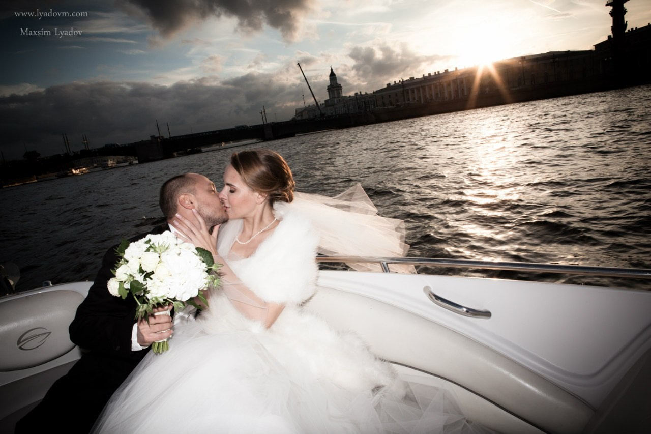 на фотографии показана свадебная фотосъемка во всей своей красе