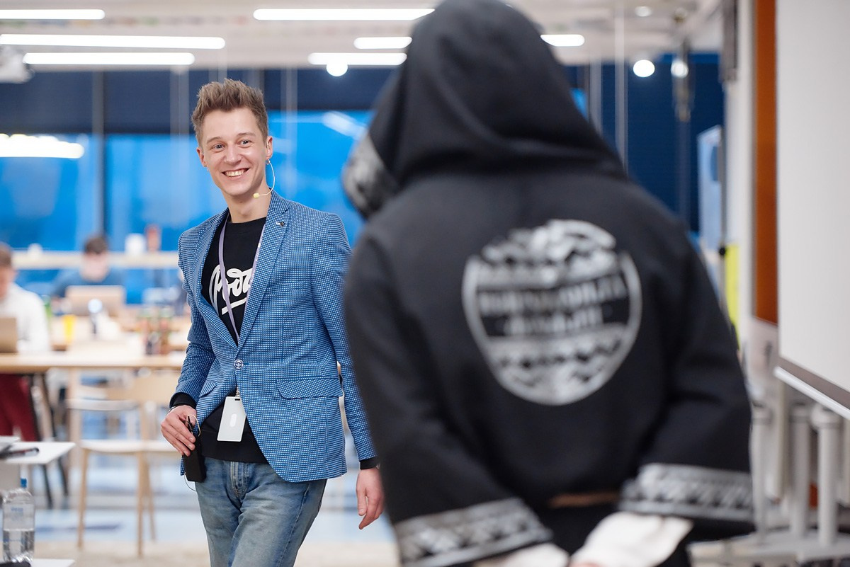 Нейромонах Феофан в Avito. Репортажный фотограф в Москве Вадим Францев