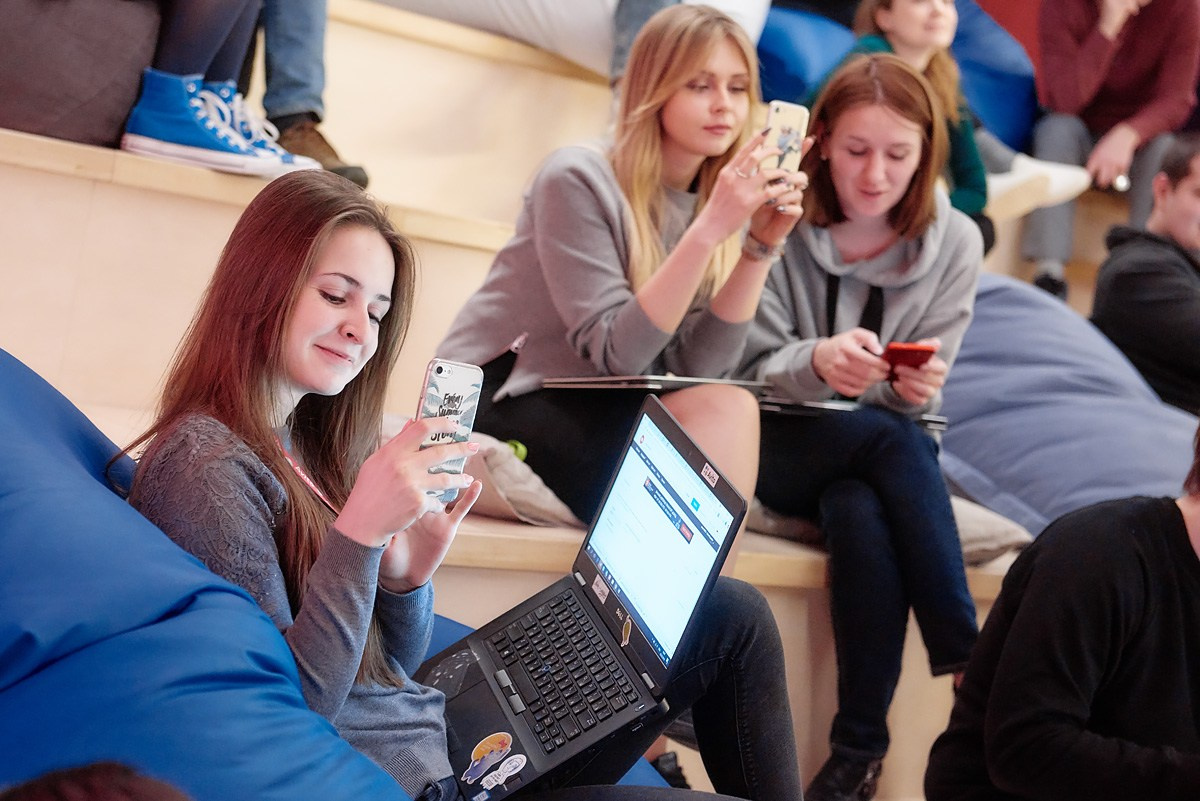 Нейромонах Феофан в Avito. Репортажный фотограф в Москве Вадим Францев