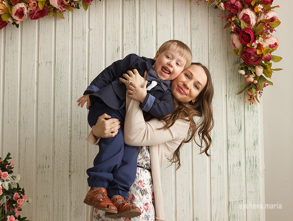 Семейная пасхальная фотосессия в студии с цыплятами. Детский и семейный фотограф, фотограф мероприятий Нижний Новгород