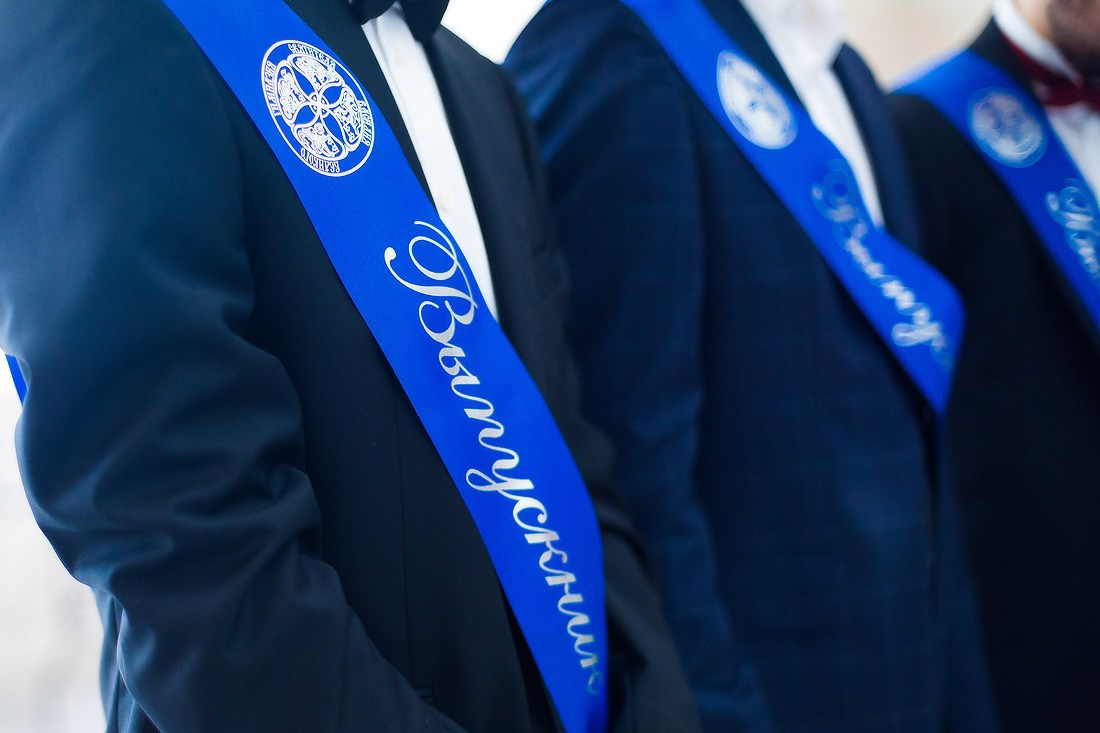 Выпускной в гимназии «Василиада». Репортажный фотограф Борис Геер