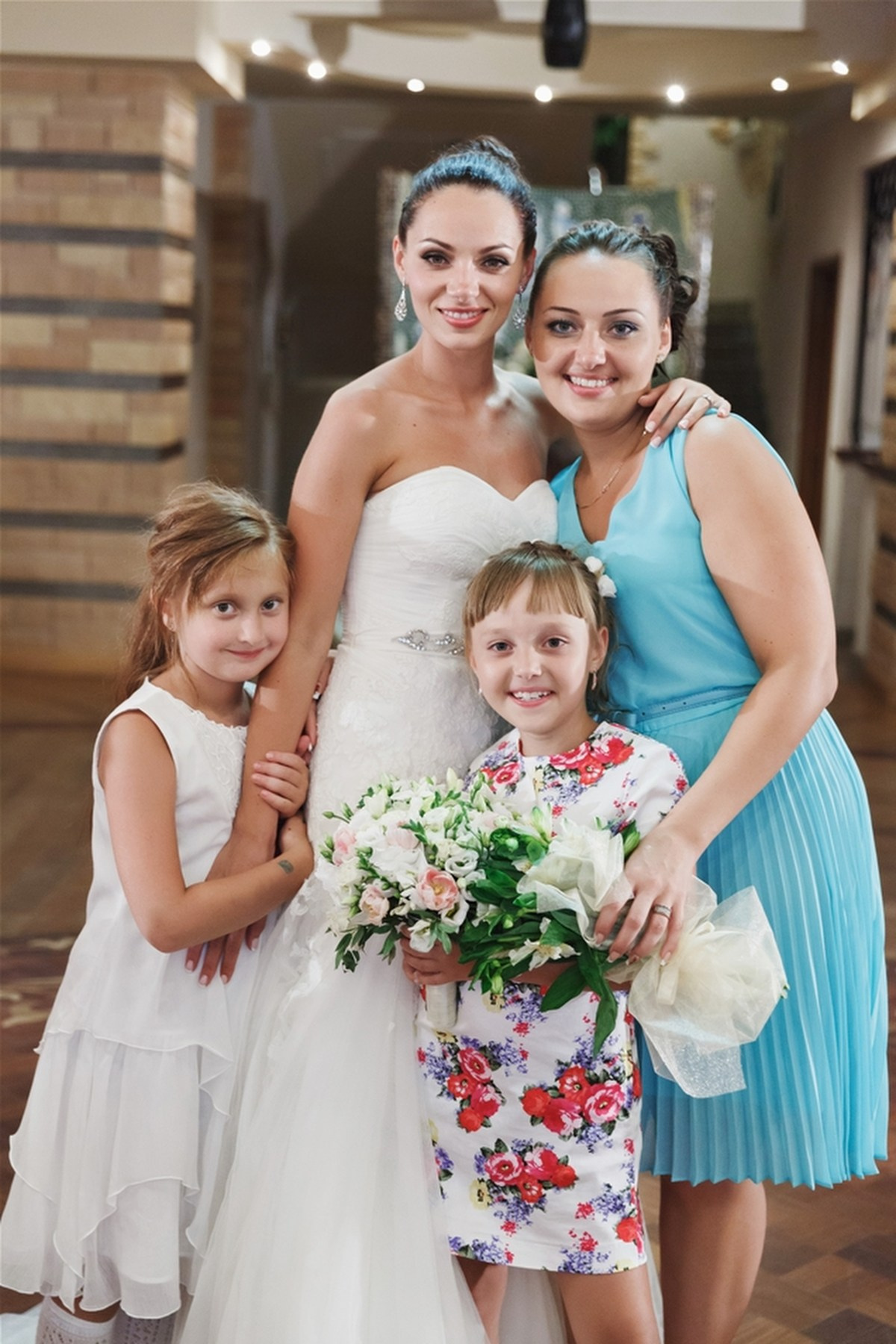 Свадьба в отеле «Фамилия» (Ягодное) | Стильная фотосессия с кабриолетом и яхтой | Фотограф из Тольятти и Самары. Фотограф в Москве, Тольятти, Самаре | Ню, будуар, свадебная съемка, интерьерная съемка | Андрей Демотченко