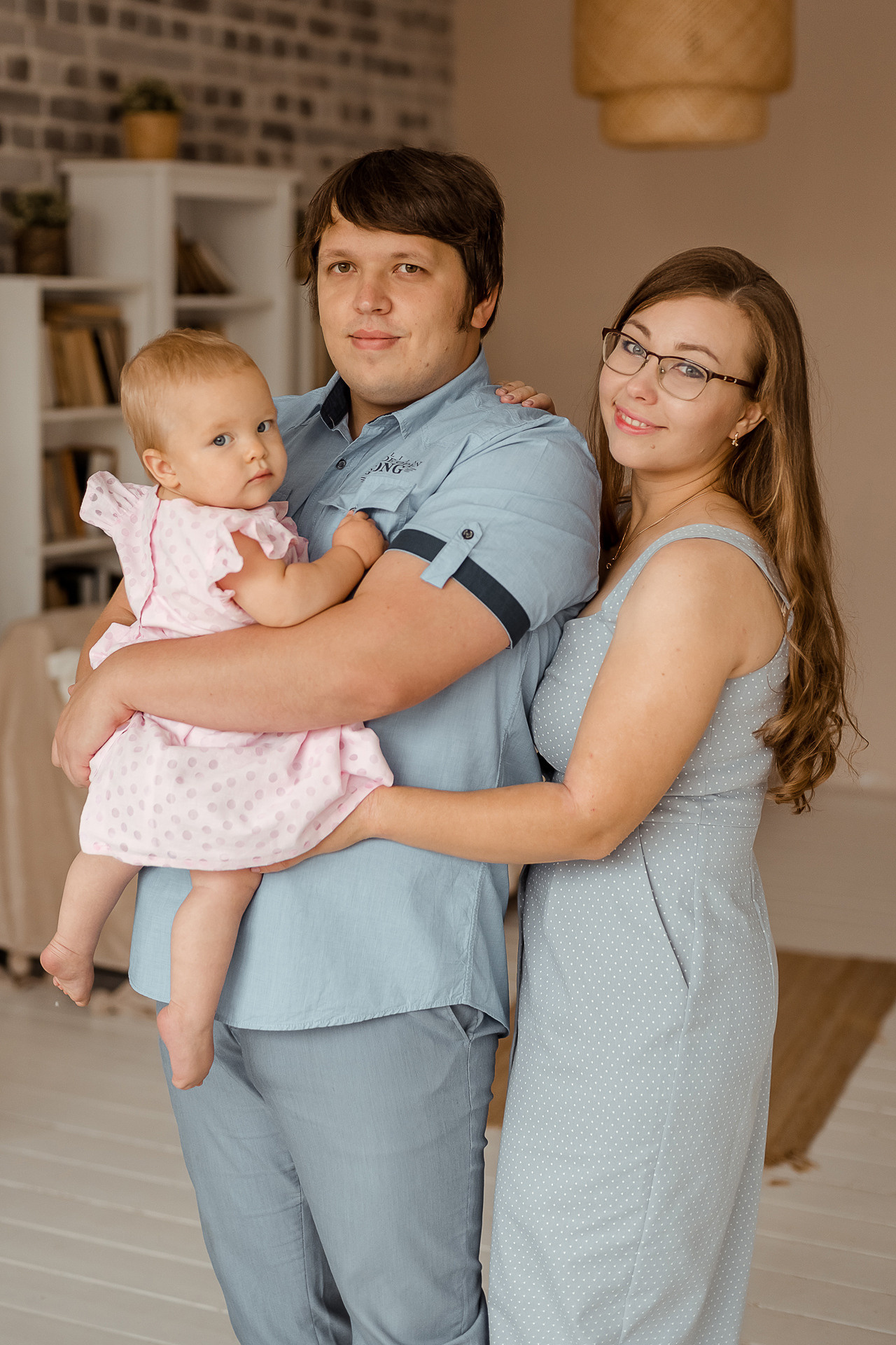 Семейная фотосессия в студии. Фотограф Юлия Кондратьева