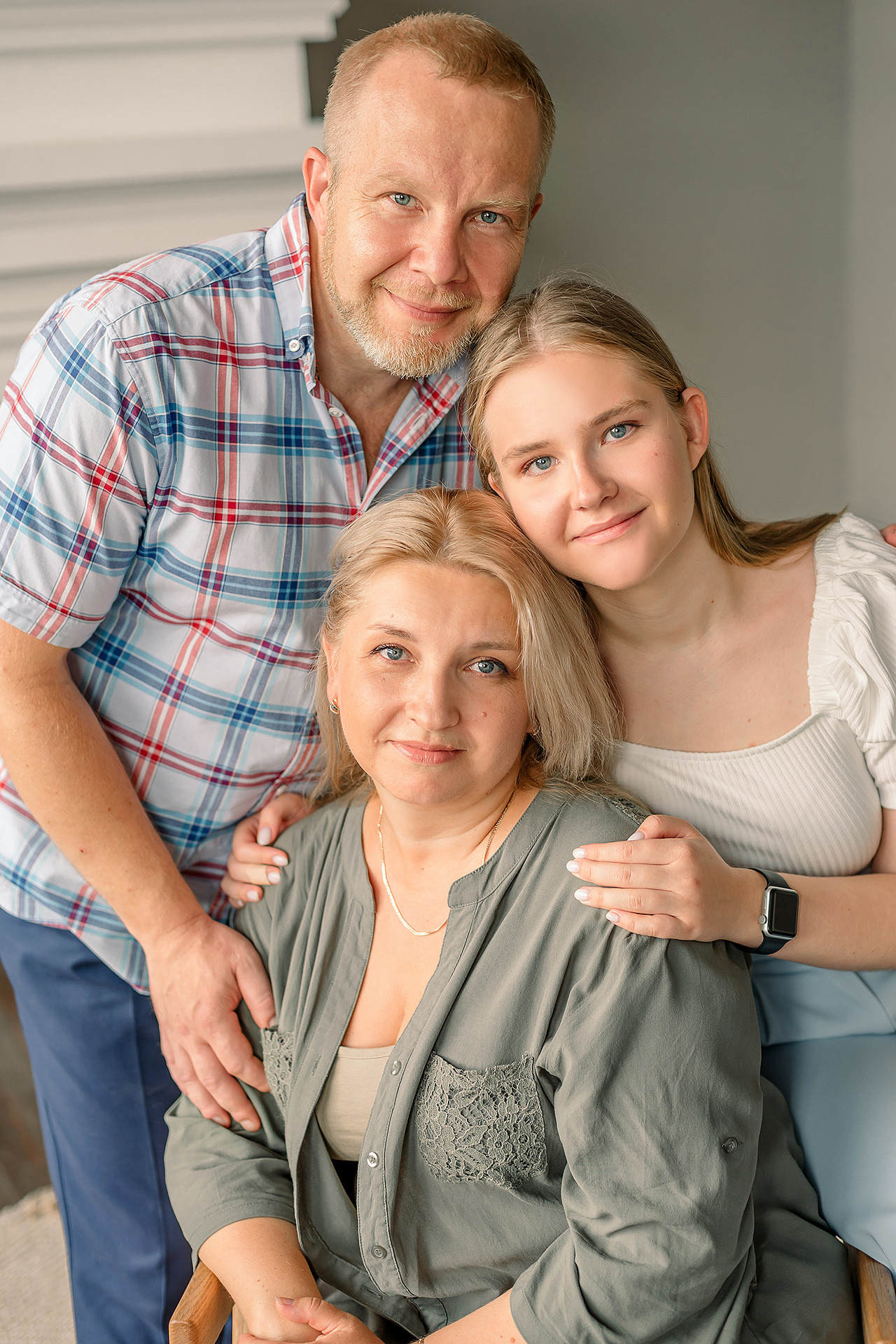 Фотосессия большой семьи в студии. Фотограф Юлия Кондратьева