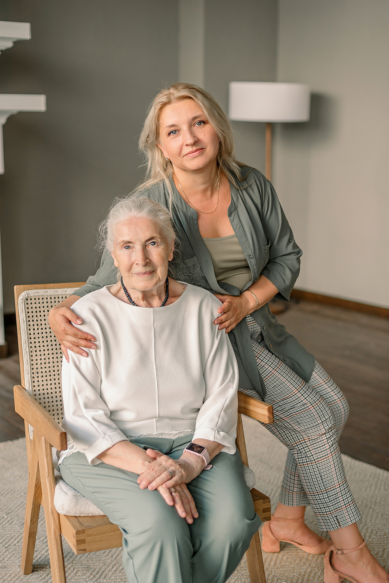 Фотосессия большой семьи в студии. Фотограф Юлия Кондратьева