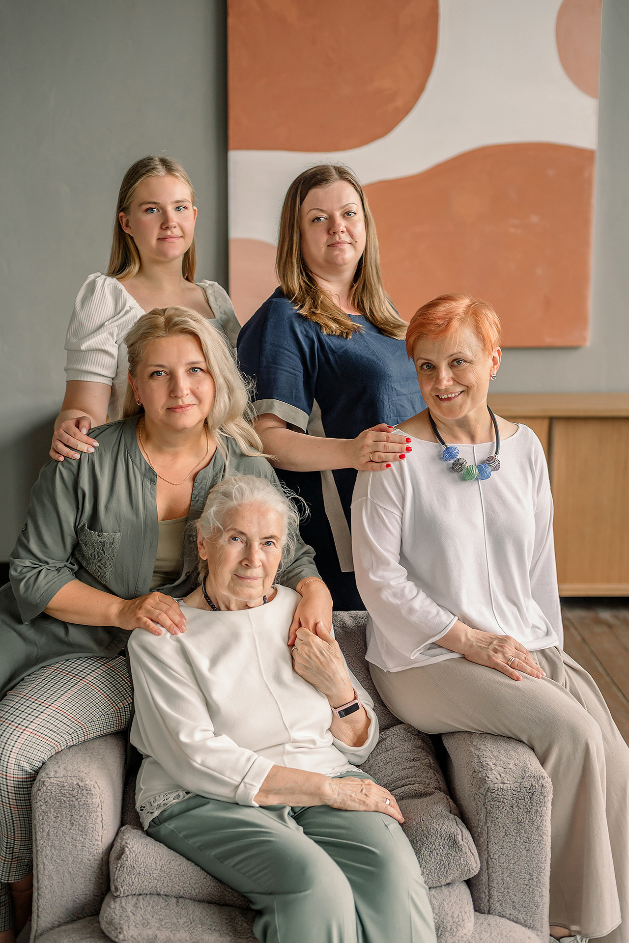 Фотосессия большой семьи в студии. Фотограф Юлия Кондратьева