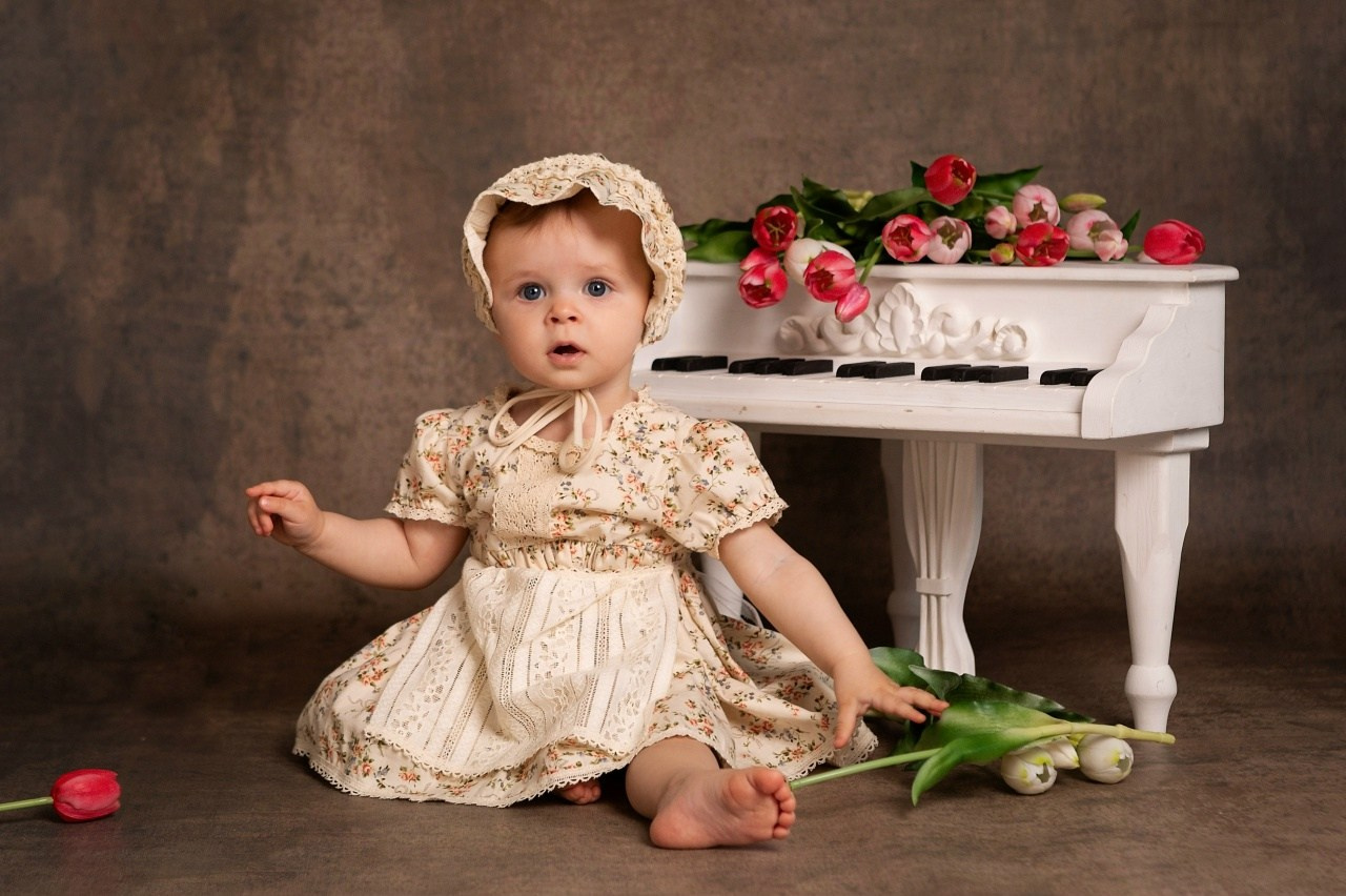 Фотозона с роялем. ФОТОГРАФ НА ГОДИК, БЕРЕМЕННОСТИ, НОВОРОЖДЕННЫХ, КРЕЩЕНИЯ МОСКВА