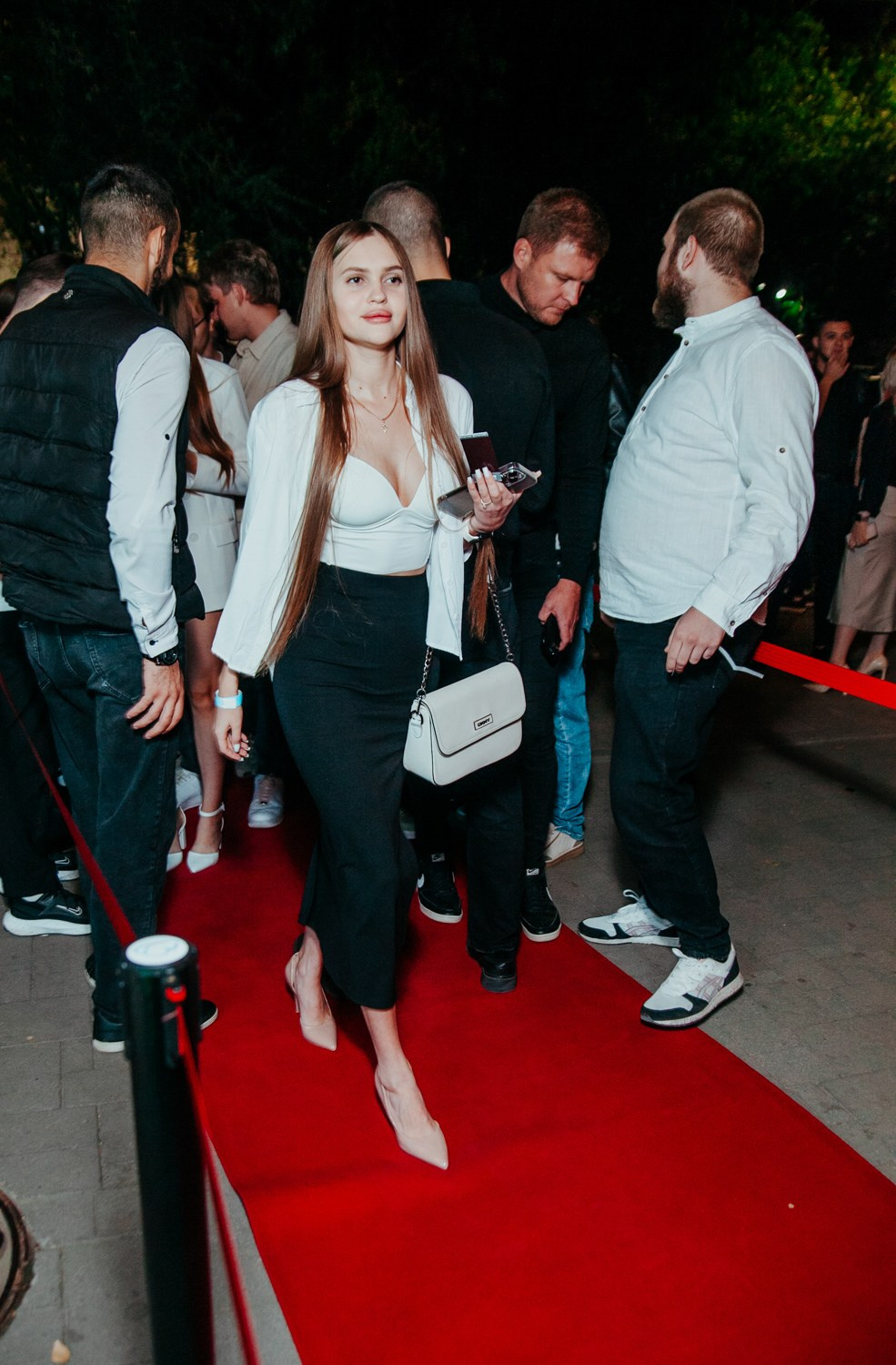 Презентация «Iphone 15». Свадебный и детский фотограф в Волгограде Слава Белов