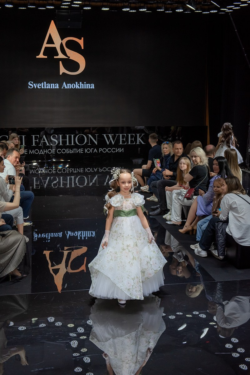 SochiFashionWeek2024 дизайнер Анохина. Семейный и коммерческий фотограф в Сочи Александр Бодунов