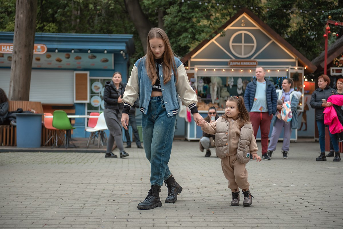 Парк Ривьера дефиле HAPPYkids. Семейный и коммерческий фотограф в Сочи Александр Бодунов