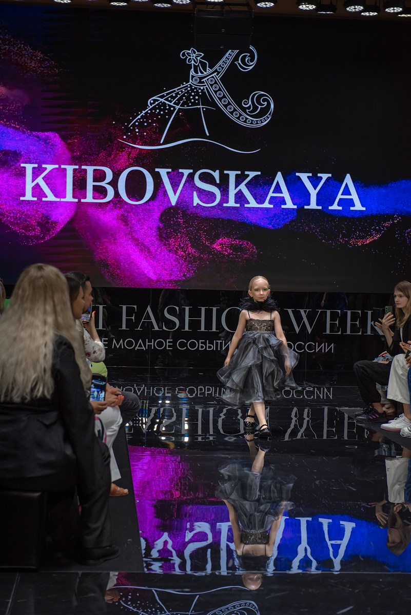 SochiFashionWeek2024 дизайнер Кибовская. Семейный и коммерческий фотограф в Сочи Александр Бодунов