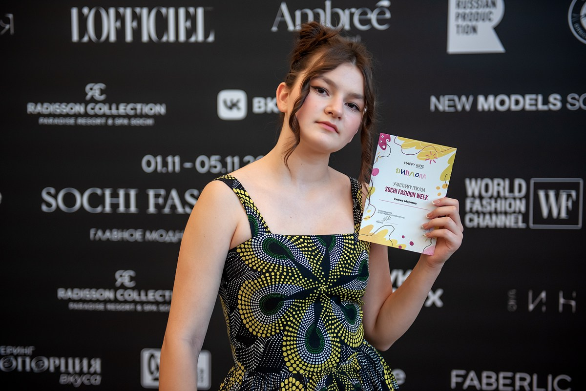 SochiFashionWeek2024 дизайнер Юлия Крылова. Семейный и коммерческий фотограф в Сочи Александр Бодунов
