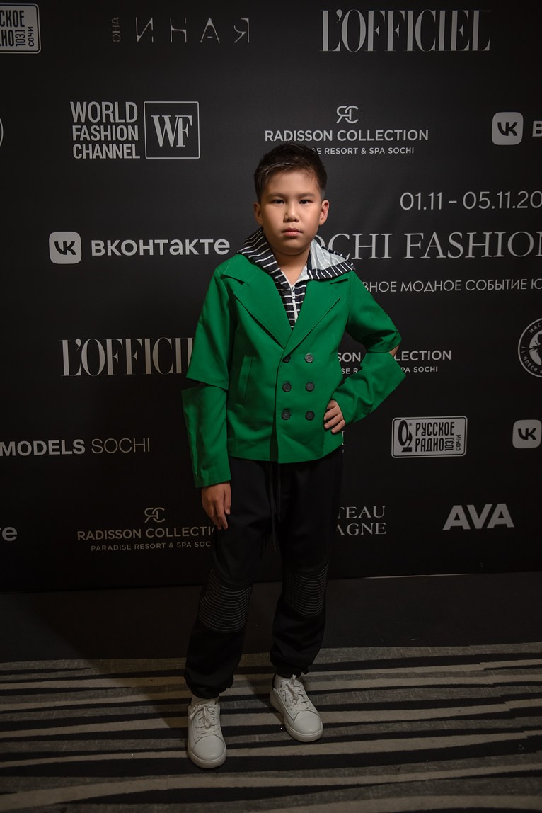 SochiFashionWeek2024 дизайнер Анохина Светлана. Семейный и коммерческий фотограф в Сочи Александр Бодунов