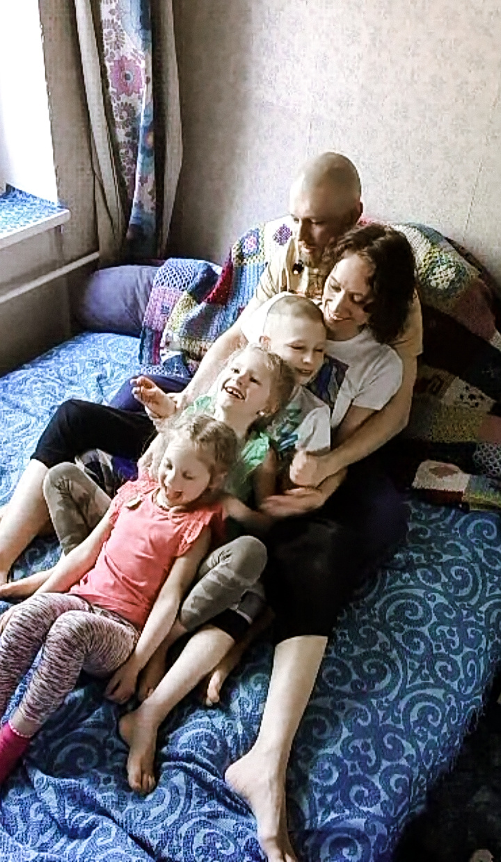 Семейная онлайн-фотосессия с Тоней,. Семейный и индивидуальный фотограф Life style в Санкт-Петербурге Мария