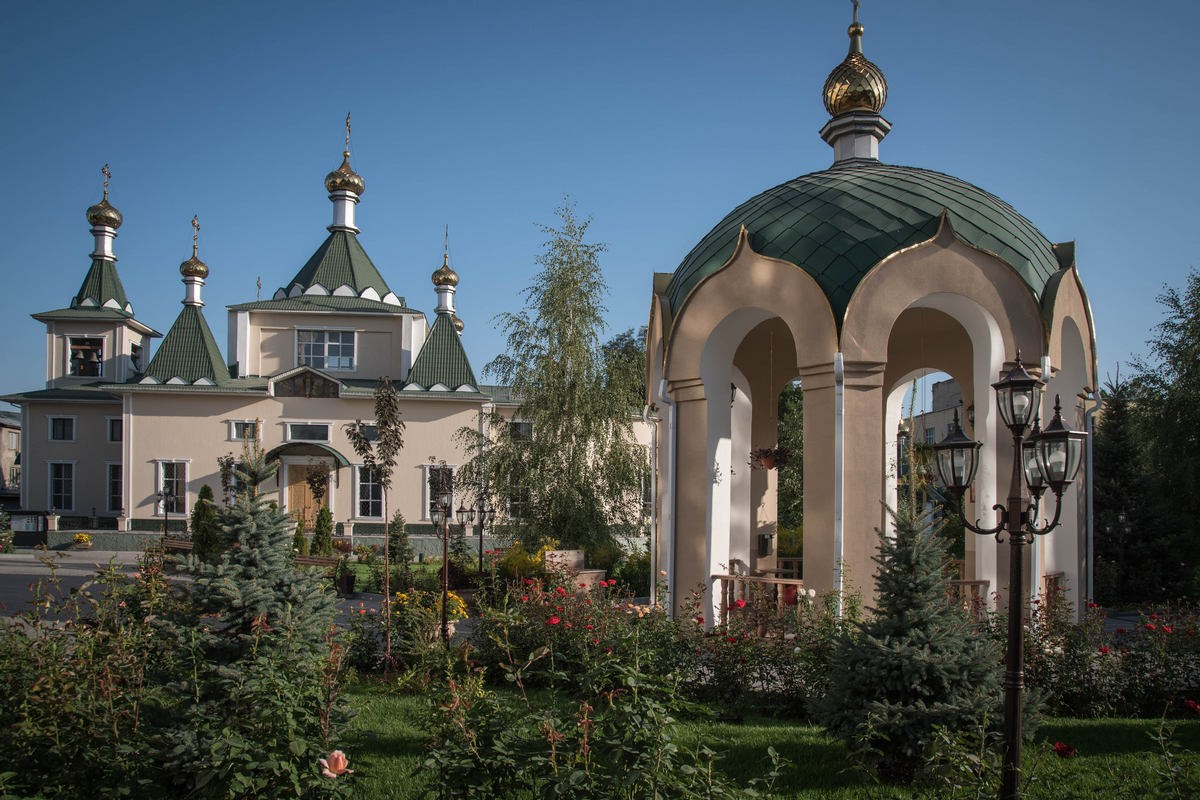 Алмаата иверско-серафимский женский монастырь. Фотограф для маркетплейсов Михаил Бове