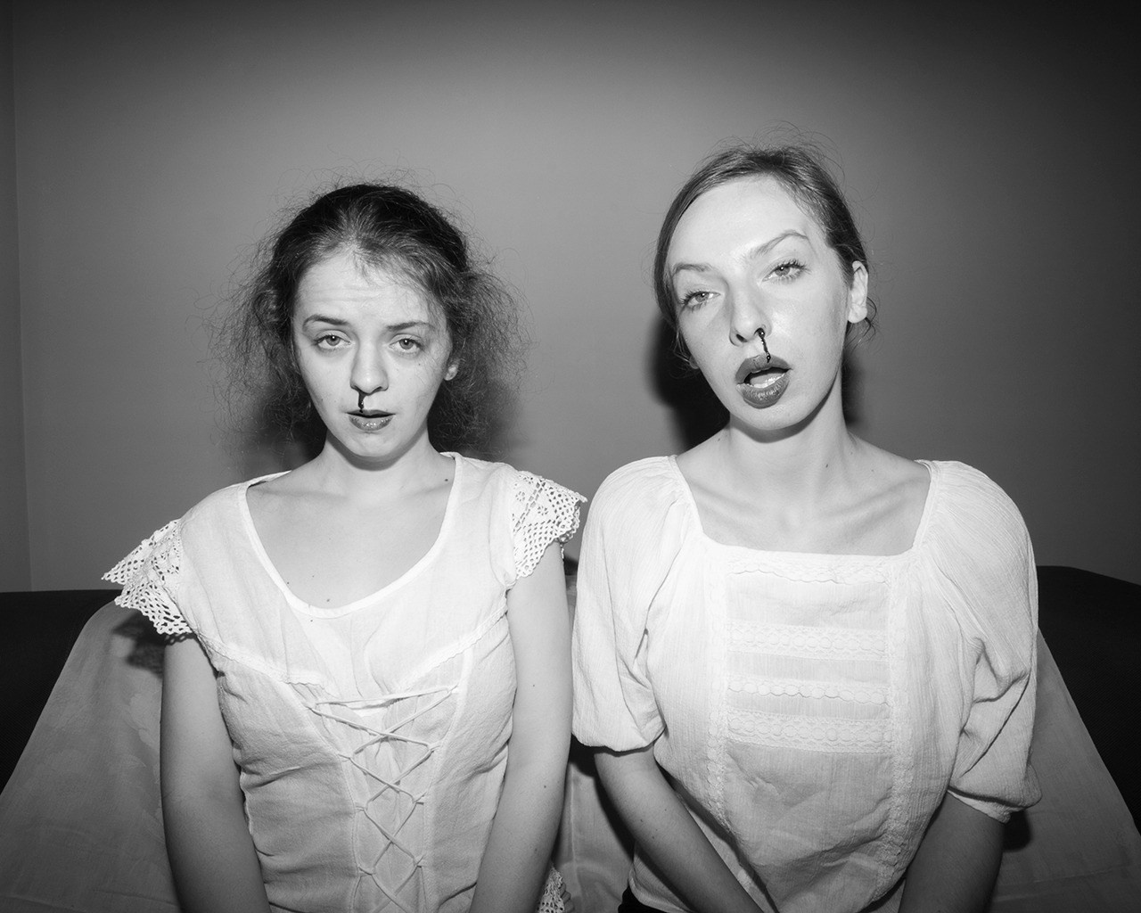 ОБЗОР АКТУАЛЬНЫХ ФОТОКНИГ: Porcelain and Wool. Самоорганизация Низина