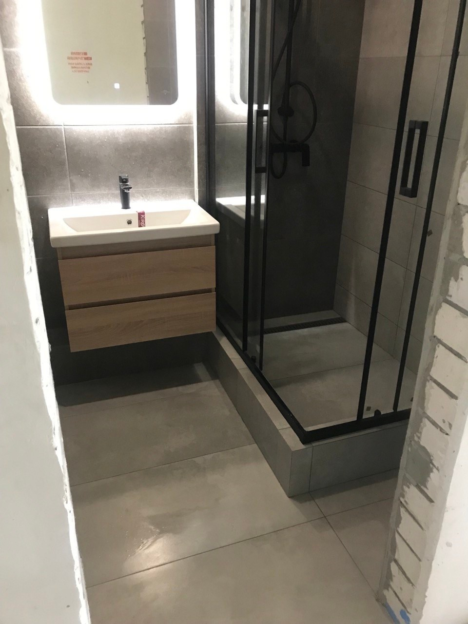 Ванная комната (ул. Хасана Шайдуллина д. 1, ЖК Атмосфера). Ремонт санузла, туалета, ванной под ключ в Казани. Укладка плитки