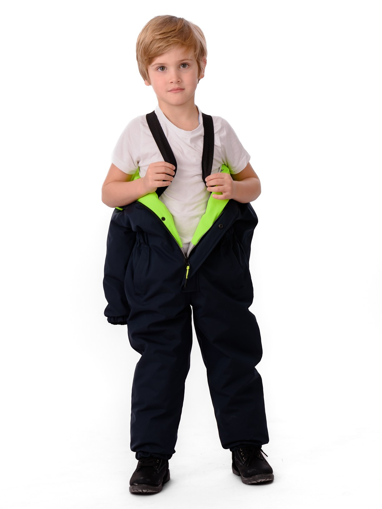 Детская фотосъемка для каталогов одежды и рекламы. Gramy-studio: фото, видео, инфографика и 3D визуализация для маркетплейсов