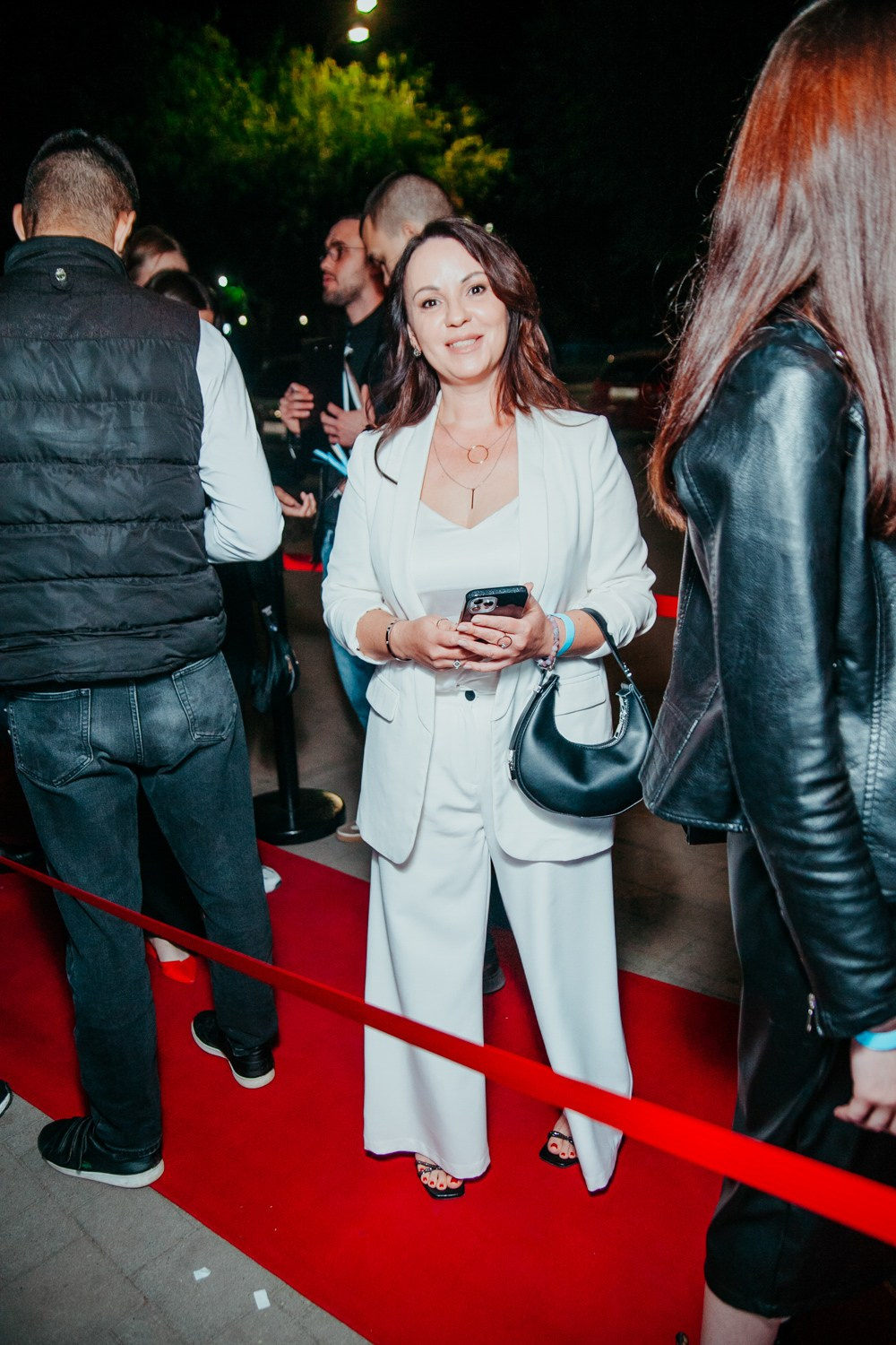 Презентация «Iphone 15». Свадебный и детский фотограф в Волгограде Слава Белов