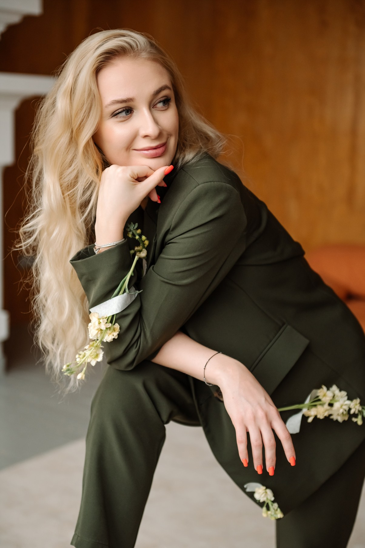 Индивидуальная. Деловой образ с цветами. Свадебный и сеейный фотограф в Санкт-Петербурге Елена Худякова