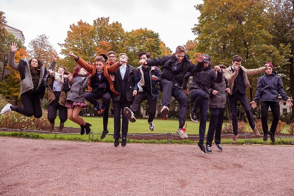 В школе. Выпускные альбомы СПБ. Фотограф в Садик и Школу