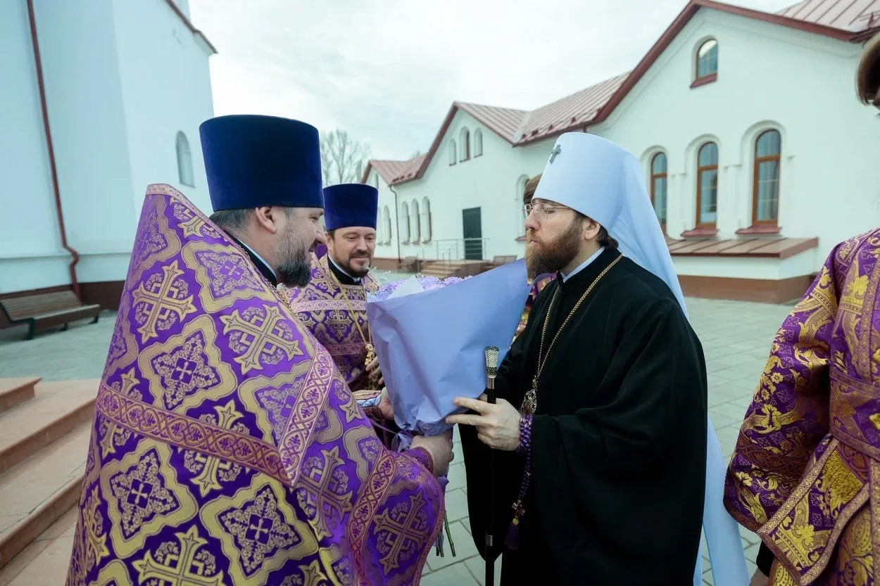 БЛАГОЧИННЫЙ СЕВЕРО-ЗАПАДНОГО ОКРУГА ПРИНЯЛ УЧАСТИЕ В АРХИЕРЕЙСКОМ БОГОСЛУЖЕНИМ В ХРАМЕ СВЯТИТЕЛЯ ТИХОНА ЗАДОНСКОГО. Саратовское Северо-Западное благочиние