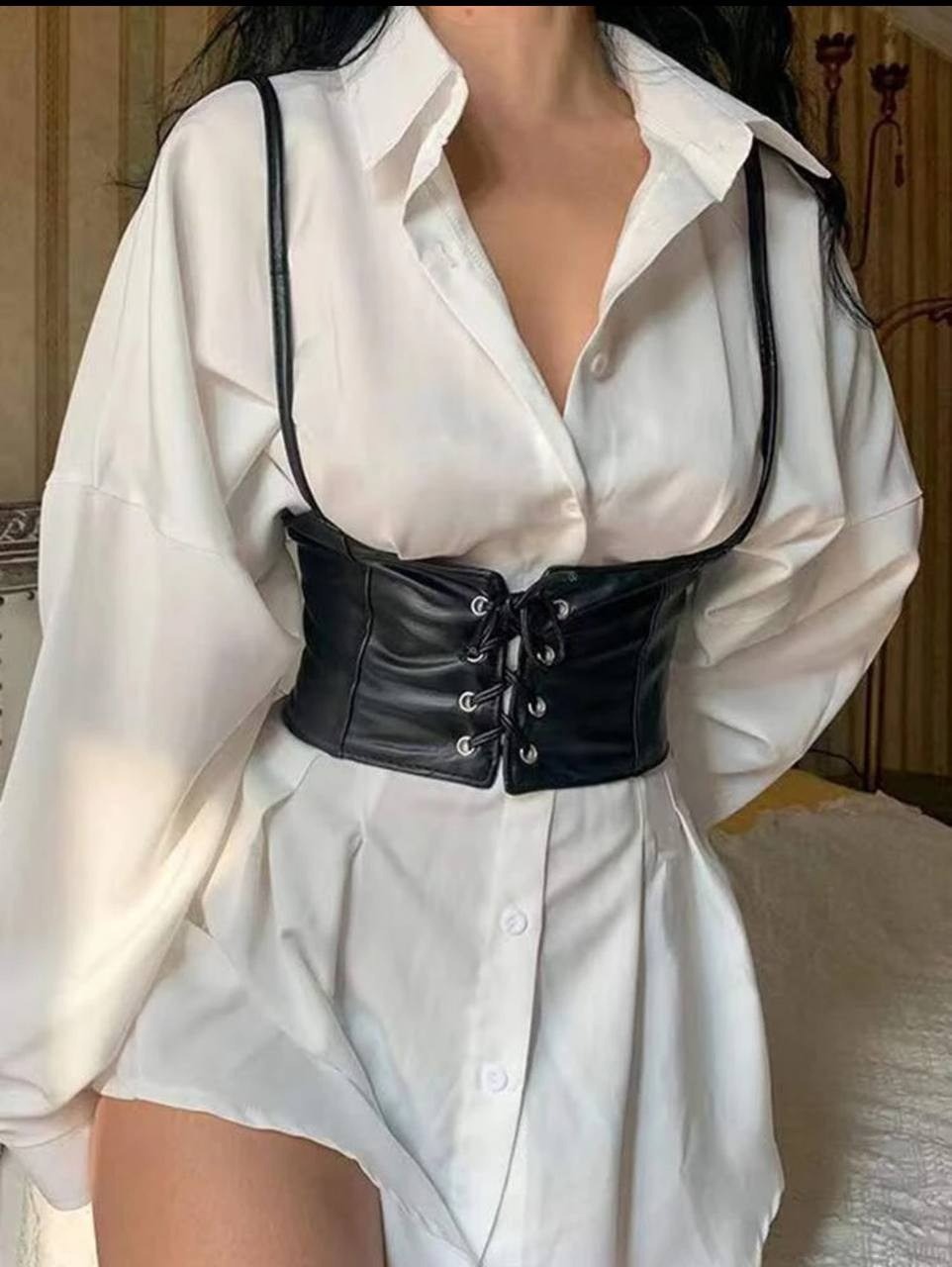 Пояс на лямках. Объём по  спинке регулируется резинкой