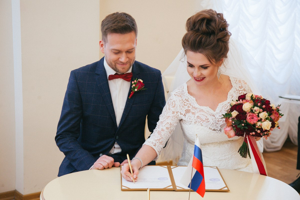 Зимняя свадебная фотосъемка в Санкт-Петербурге. Фотограф крещение венчание в Петербурге! Помогает подобрать храм и посоветовал душевного батюшку в СПб