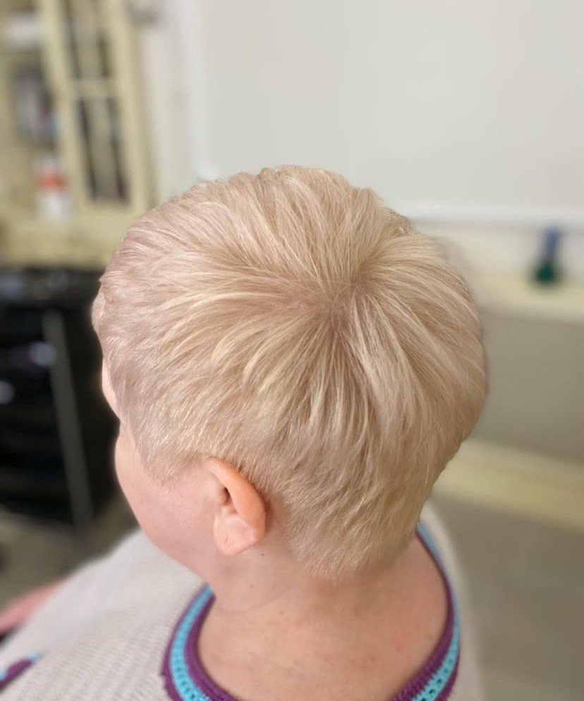 метро бауманская стилист