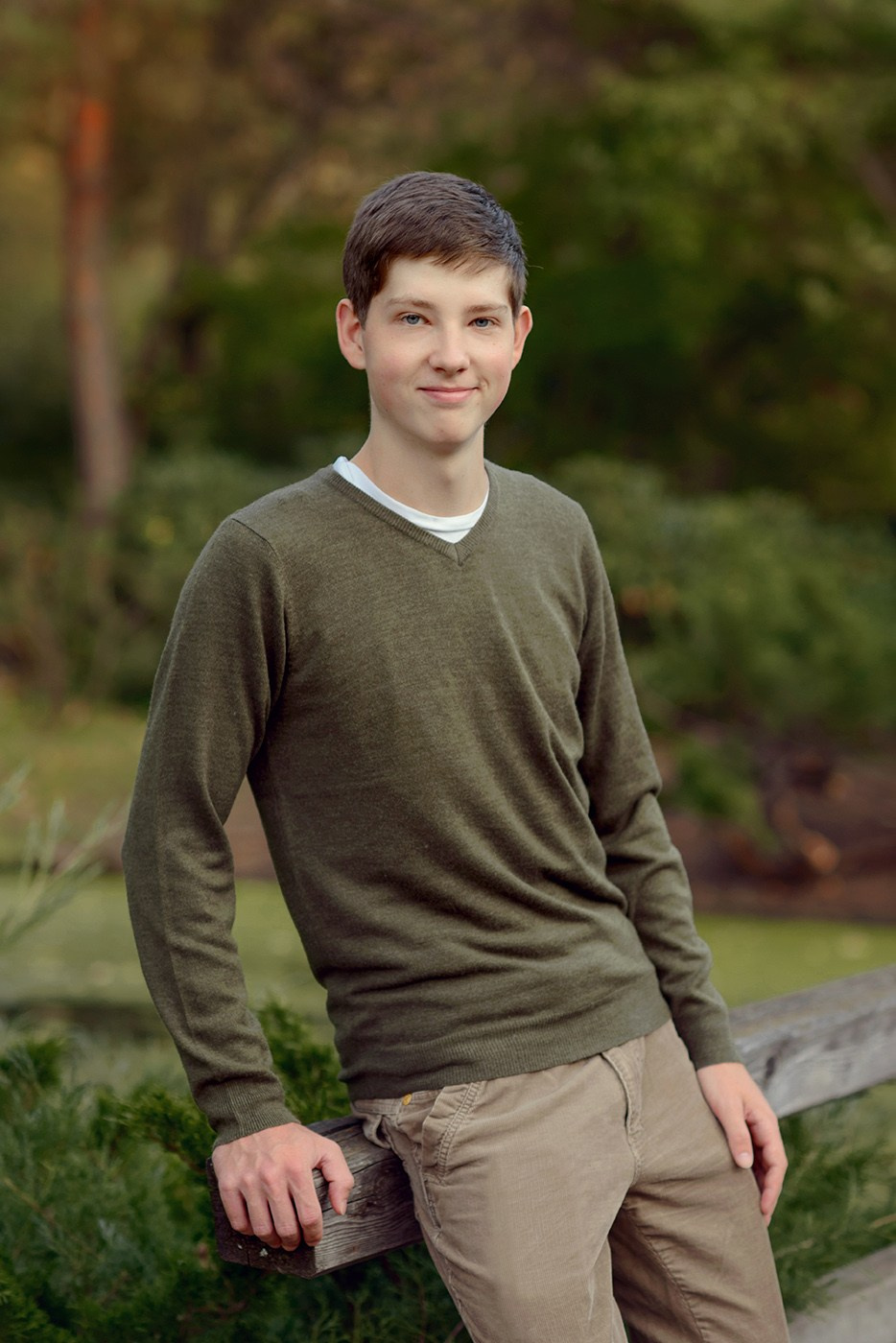 photo shoot , walk in the autumn park, man and golden fall, clothes for autumn  (Photographer in Edinburgh Elena Carruthers)