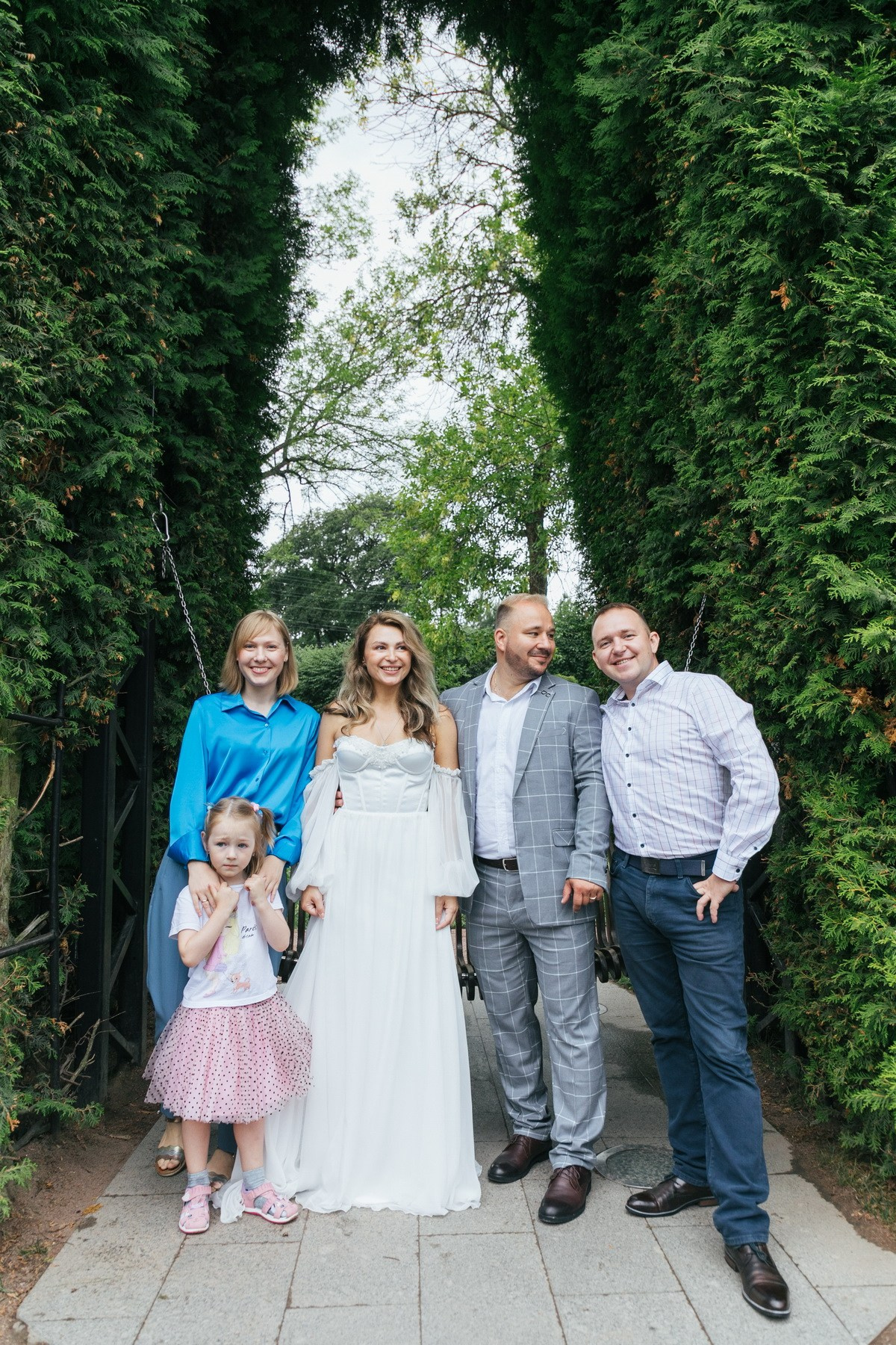 Свадебная регистрация и микропрогулка в Петергофе. Фотограф крещение венчание в Петербурге! Помогает подобрать храм и посоветовал душевного батюшку в СПб