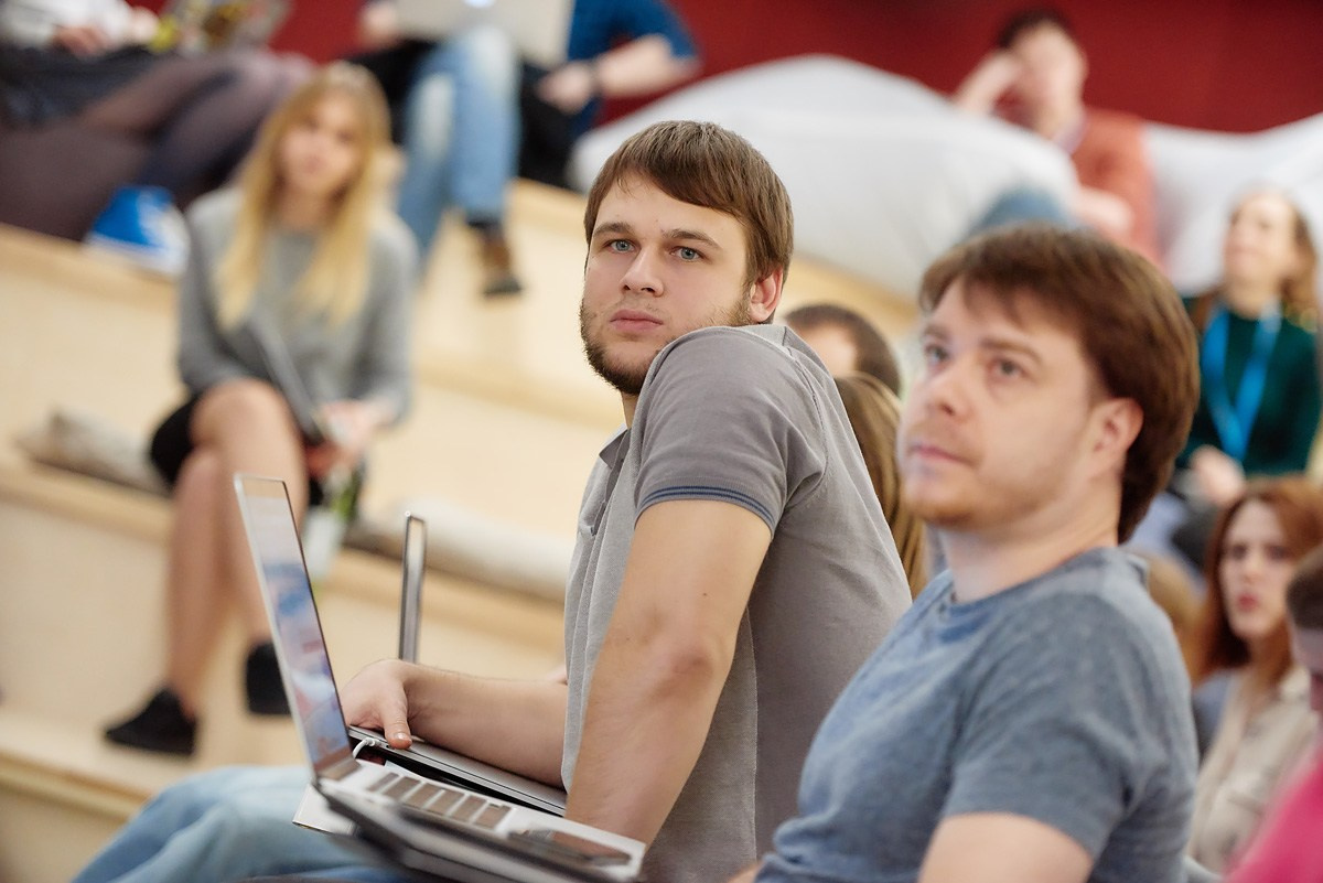 Нейромонах Феофан в Avito. Репортажный фотограф в Москве Вадим Францев