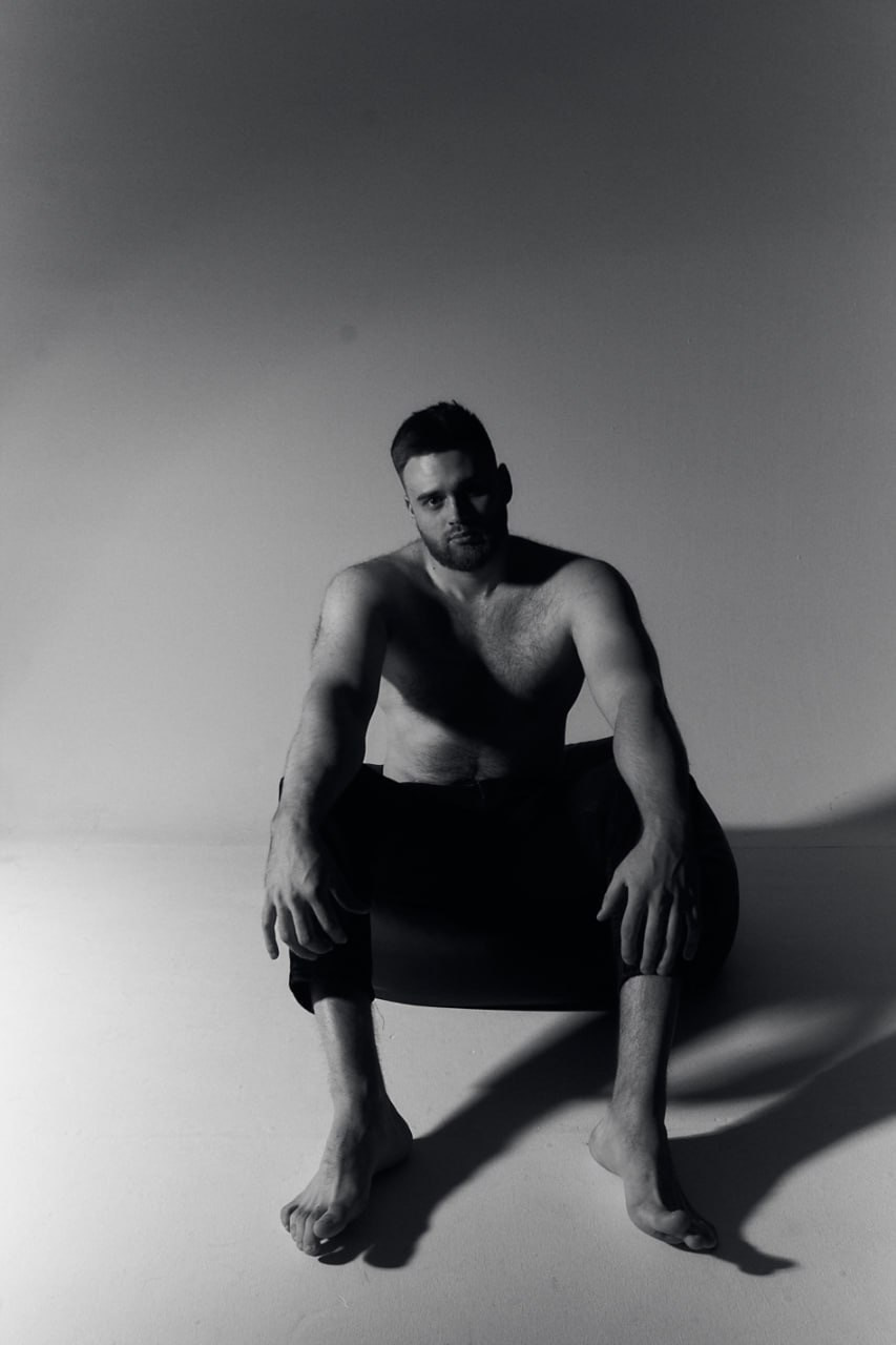 Мужской портрет ЧБ. Персональный и коммерческий фотограф в Тюмени Полина Лапардина